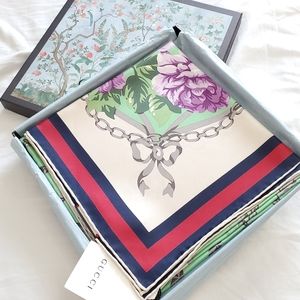 Gucci -- Silk Scarf